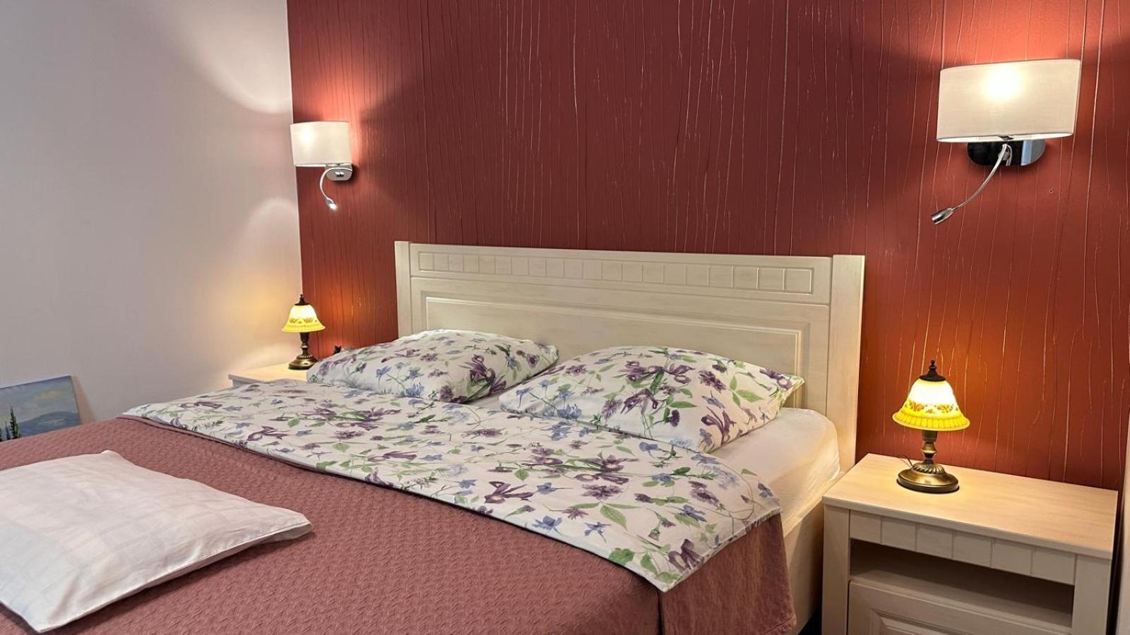 Center Apartment *